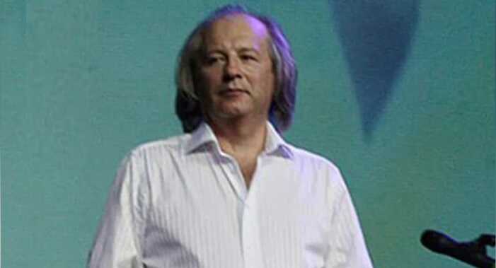 Сергей Коновалов: магия, деньги и тысячи поклонников — сколько зарабатывает бывший военврач на своих сеансах